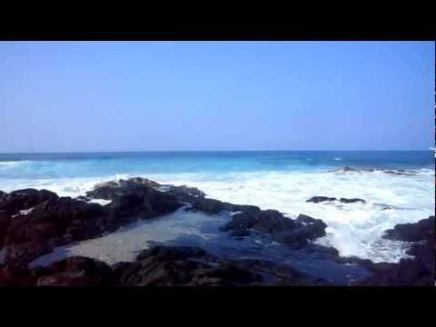 Waves on the coast of Kona, Hawaii