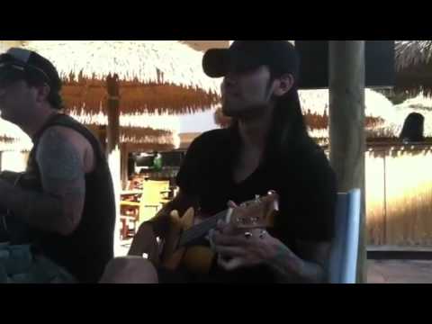 Ashley Purdy ukulele lesson in Hawaii.. Smash!