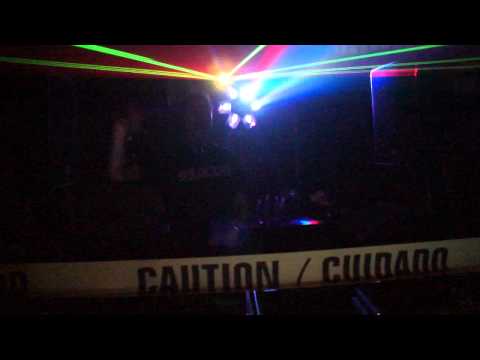 Sean Tyas playing 