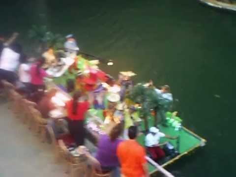 2012 San Antonio River Parade - Hawaii boat 2012 San Antonio River Parade - Hawaii boat