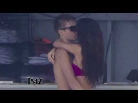Justin Bieber & Selena Gomez in Hawaii - Justin Bieber & Selena Gomez in Hawaii -