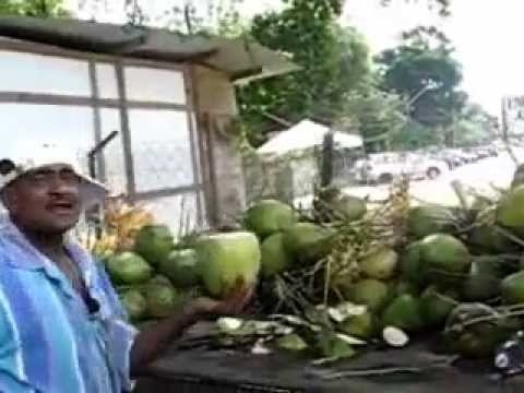 Cutting open a coconut Hawaii vs Trinidad