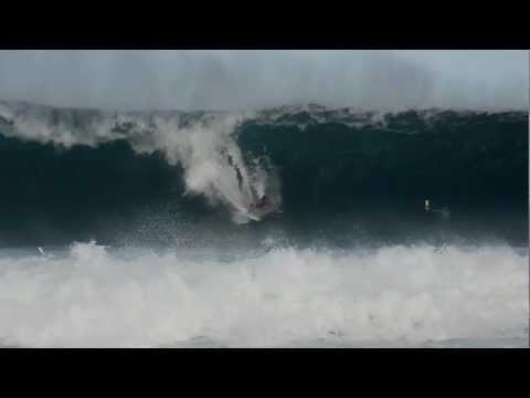 A pristine day at Pipeline Oahu